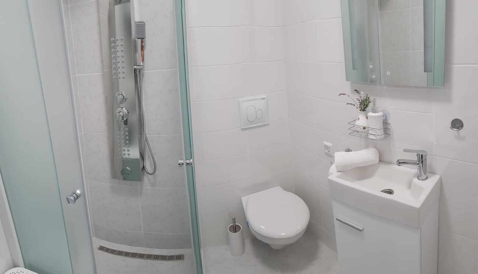 Apartman Kristina - Self Check In & Check Out Otočac Zewnętrze zdjęcie