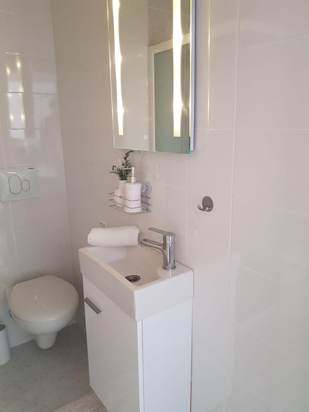 Apartman Kristina - Self Check In & Check Out Otočac Zewnętrze zdjęcie
