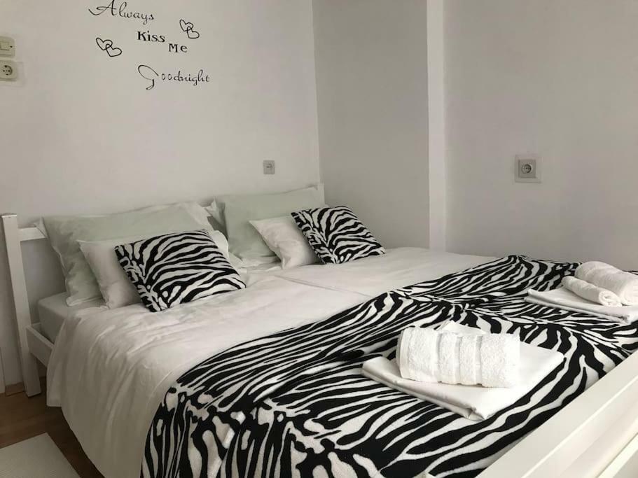 Apartman Kristina - Self Check In & Check Out Otočac Zewnętrze zdjęcie