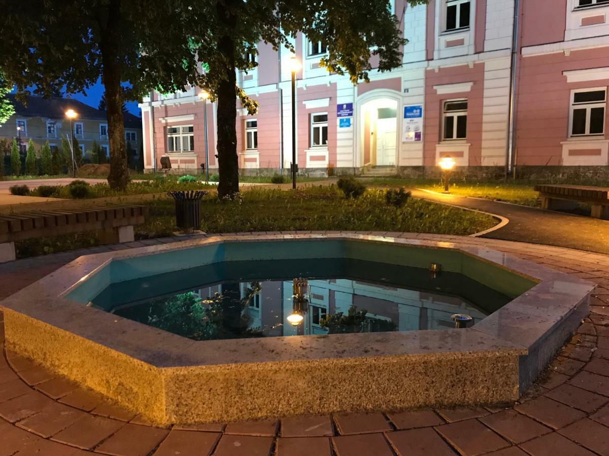 Apartman Kristina - Self Check In & Check Out Otočac Zewnętrze zdjęcie